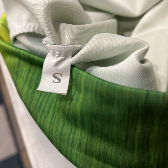 Boys grinch performance hoodie, sweatshirt size small - Picture 4 of 4